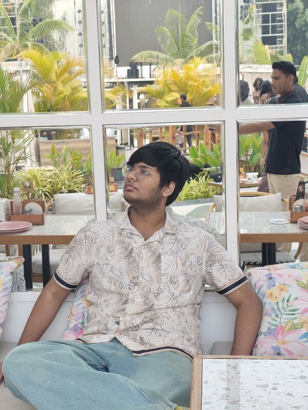 Anshveer at a café